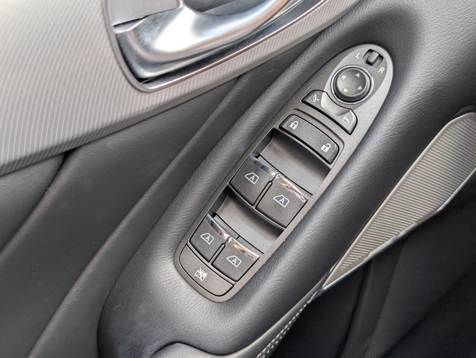 Used 2023 INFINITI Q50 Luxe w/ Cargo Package RWD image 21