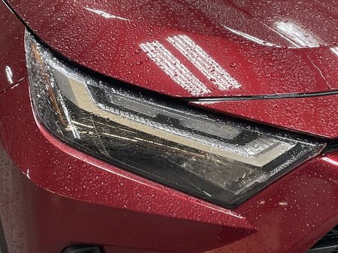 Used 2023 Toyota RAV4 XLE w/ Convenience Package FWD image 5