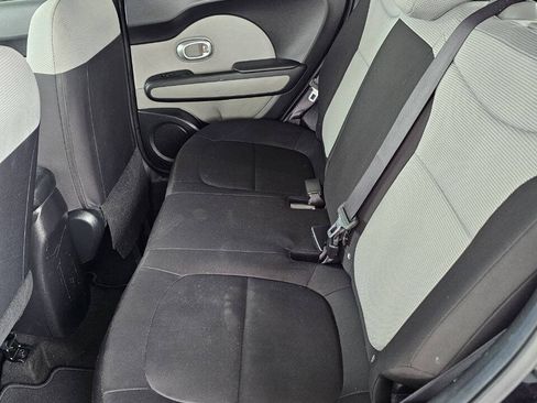 Used 2015 Kia Soul FWD image 11