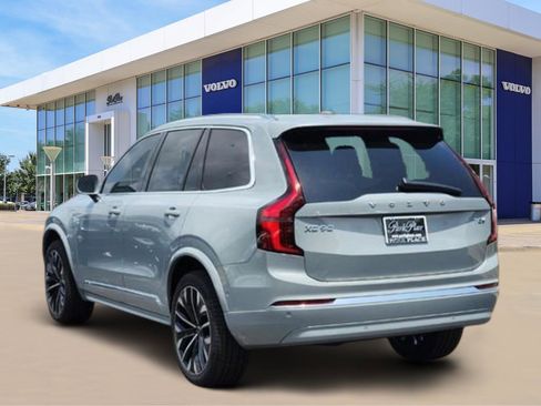 Used 2025 Volvo XC90 T8 Ultra w/ Protection Package Premier image 4