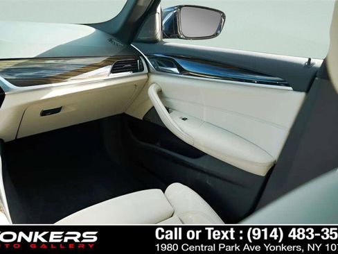 Used 2022 BMW 540i xDrive w/ Premium Package image 43