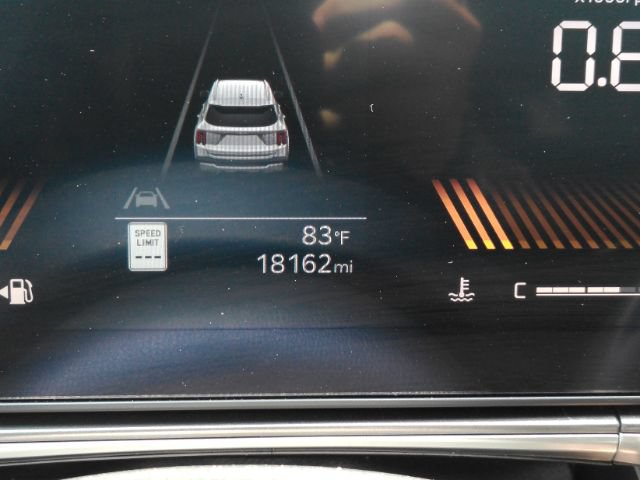 Used 2025 Kia Sorento LX FWD image 39
