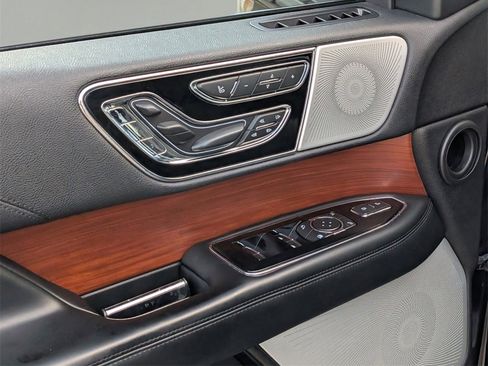 Used 2020 Lincoln Navigator L Reserve w/ Equipment Group 208A Reserve image 17