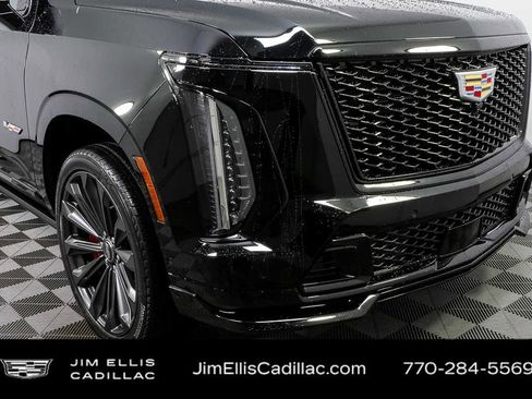 Certified 2026 Cadillac Escalade V w/ LPO, Floor Liner Package image 41