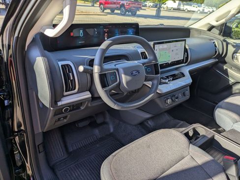 New 2025 Ford Expedition XL image 14