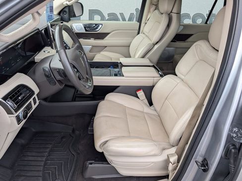 Used 2021 Lincoln Navigator Reserve w/ Luxury Package image 18
