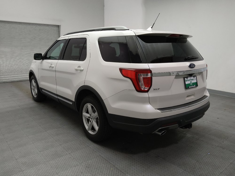 Used 2018 Ford Explorer XLT w/ Equipment Group 202A FWD image 5