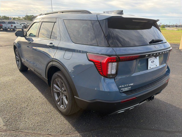 Used 2026 Ford Explorer Active AWD/4WD image 3