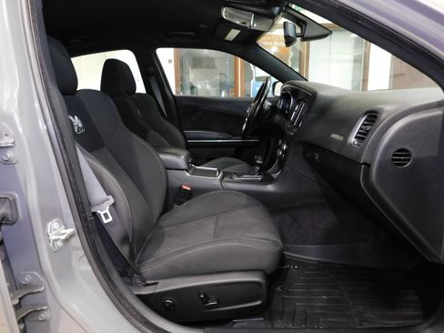 Used 2018 Dodge Charger R/T Scat Pack RWD image 71