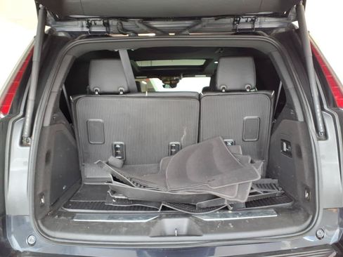 Used 2023 Cadillac Escalade Premium Luxury w/ LPO, Floor Liner Package AWD/4WD image 18