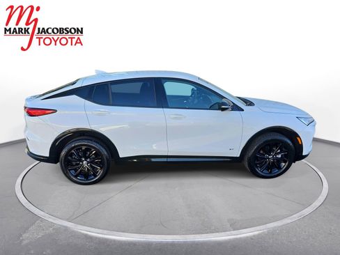 Used 2025 Buick Envista Sport Touring image 7