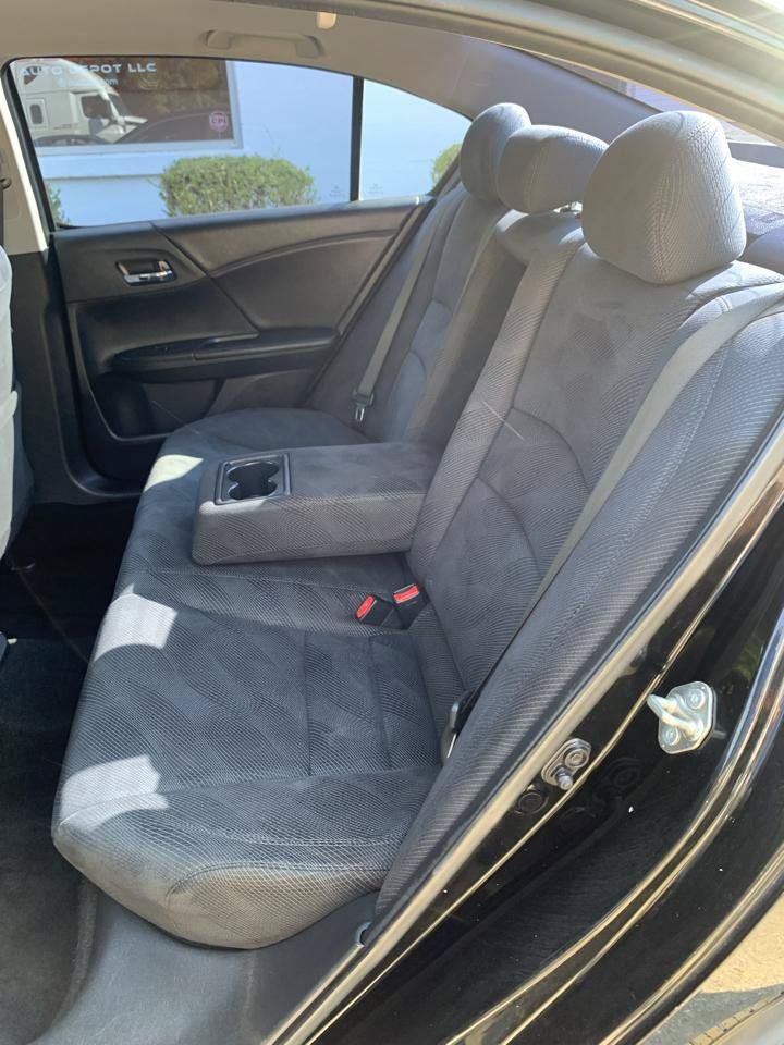Used 2017 Honda Accord EX image 8