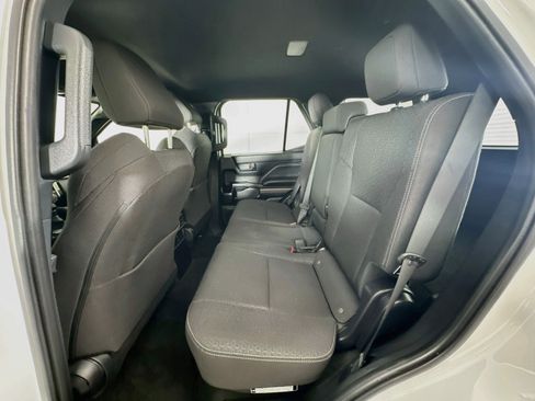 Used 2025 Toyota 4Runner SR5 AWD/4WD image 26