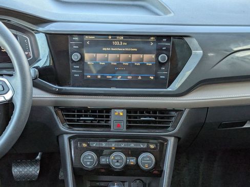 Used 2023 Volkswagen Taos SEL image 29