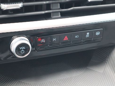 New 2025 Ford Explorer Active image 24