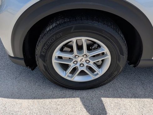 Used 2025 Ford Explorer Active RWD image 46