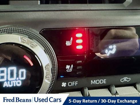 Used 2025 Toyota Tacoma Limited image 17