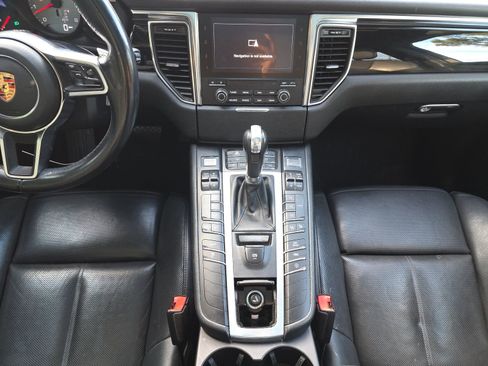 Used 2018 Porsche Macan S image 15