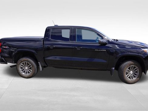 Certified 2023 Chevrolet Colorado LT w/ LT Convenience Package II AWD/4WD image 2