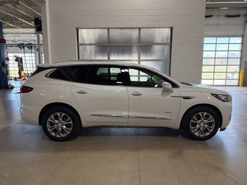 Used 2020 Buick Enclave Avenir w/ Avenir Technology Package AWD/4WD image 4