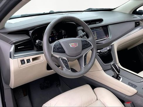 Used 2017 Cadillac XT5 Premium Luxury image 12