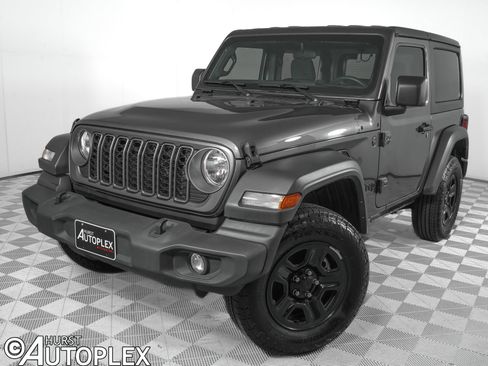 Used 2025 Jeep Wrangler Sport AWD/4WD image 1