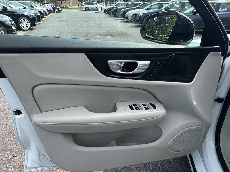Used 2024 Volvo S60 B5 Plus FWD image 24
