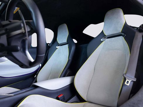 Used 2023 McLaren Artura image 11