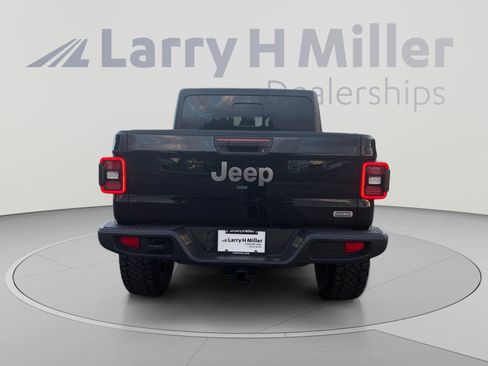Used 2020 Jeep Gladiator Overland AWD/4WD image 4