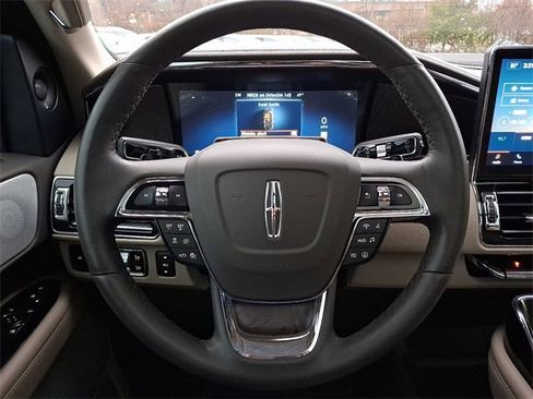 Used 2024 Lincoln Navigator Reserve image 20