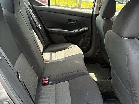 Used 2025 Nissan Sentra SV FWD image 8