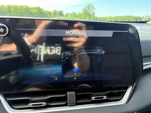 New 2026 Chevrolet Equinox LT w/ Convenience Package II FWD image 5
