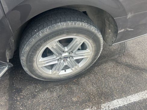 Used 2020 Ford Expedition Max XLT w/ Equipment Group 202A image 9