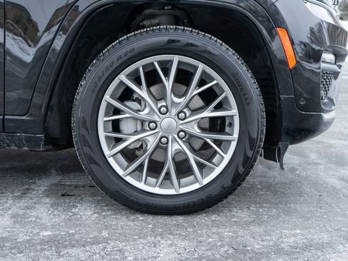 Used 2024 Jeep Grand Cherokee Summit w/ Adv Protech Group IV image 12