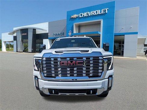 New 2025 GMC Sierra 2500 Denali w/ Denali Reserve Package image 11