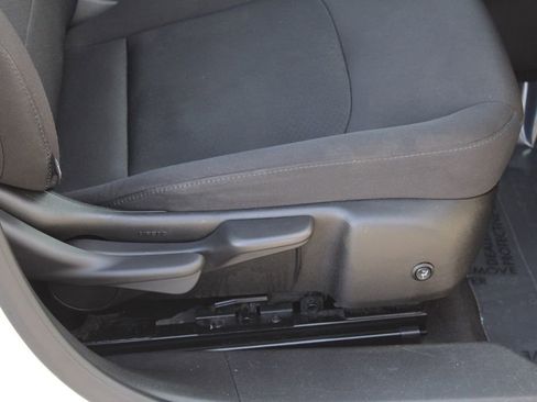 Used 2017 Chevrolet Malibu LT image 20