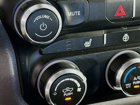 Used 2020 RAM 2500 Big Horn w/ Level 1 Equipment Group AWD/4WD image 19
