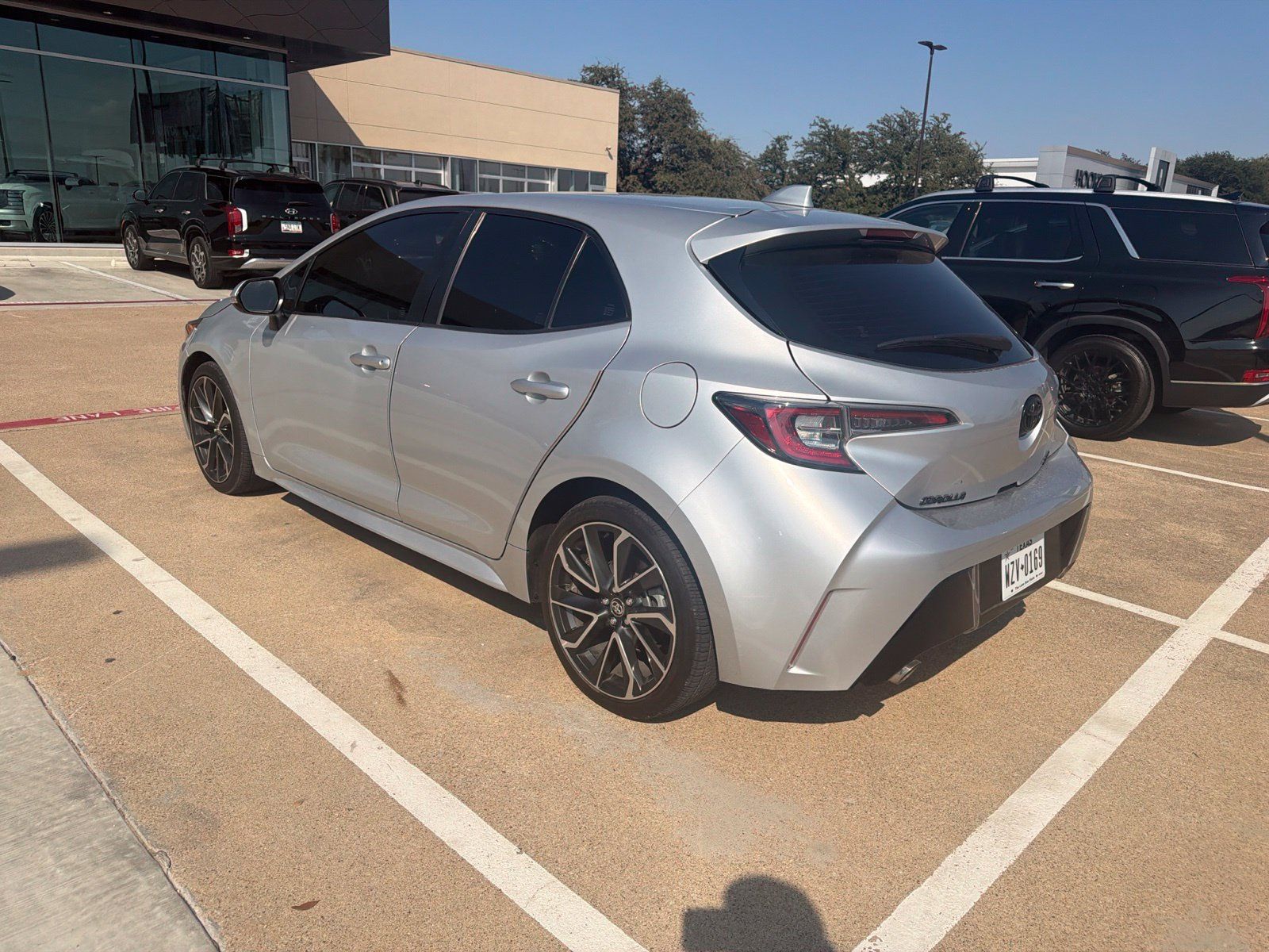 Used 2022 Toyota Corolla XSE FWD image 6