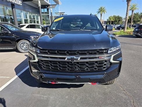 Used 2021 Chevrolet Suburban Z71 w/ Luxury Package image 3