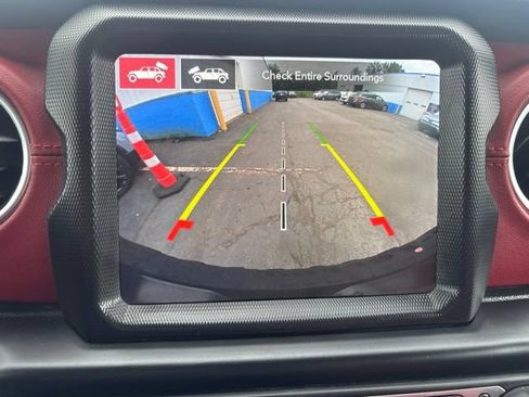 Used 2023 Jeep Wrangler Unlimited Rubicon 4xe AWD/4WD image 10