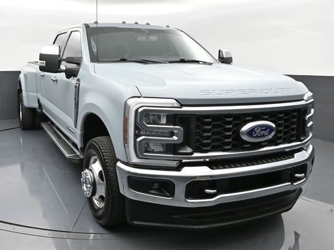Used 2024 Ford F350 Lariat w/ Chrome Package image 3