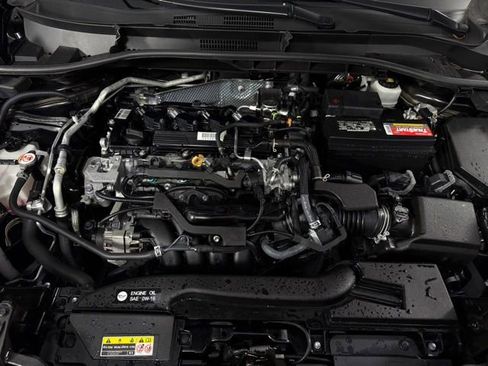 Used 2023 Toyota Corolla Cross XLE image 13