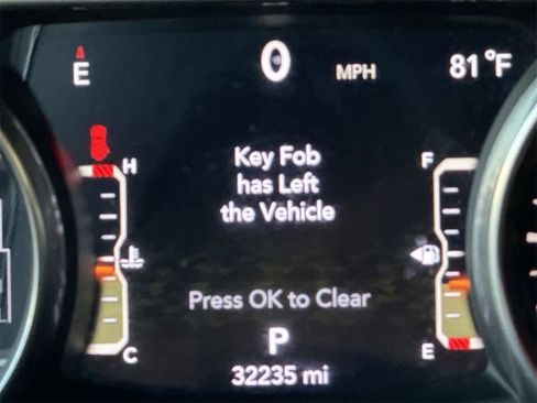 Used 2018 Jeep Wrangler Unlimited Sahara image 18