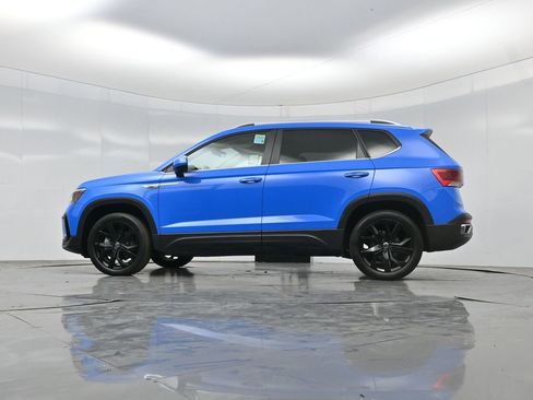 Used 2023 Volkswagen Taos SE w/ Panoramic Sunroof Package FWD image 51
