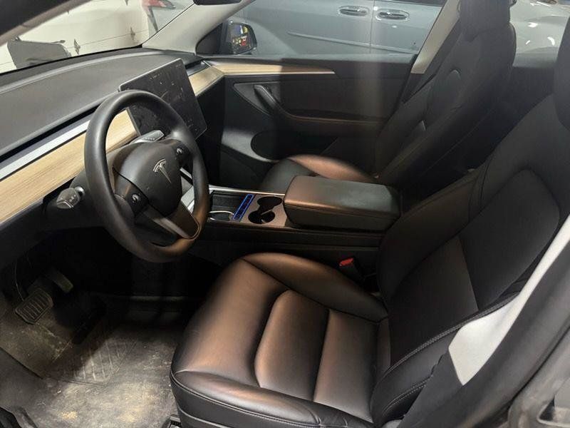 Used 2023 Tesla Model Y Long Range AWD/4WD image 3
