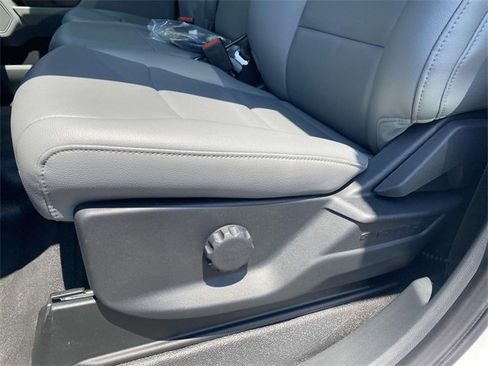 New 2025 Ford F550 4x4 Supercab Super Duty image 11