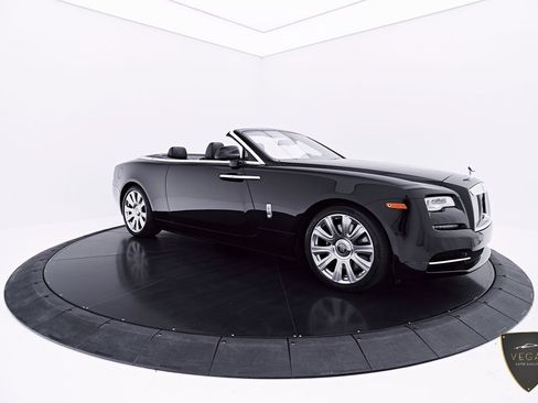 Used 2019 Rolls-Royce Dawn RWD image 26