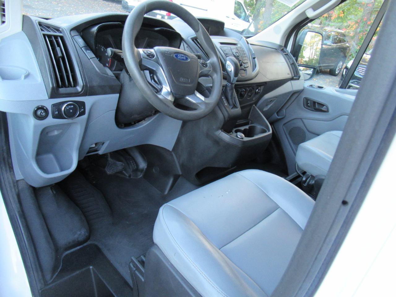 Used 2019 Ford Transit 250 148 Medium Roof RWD image 8