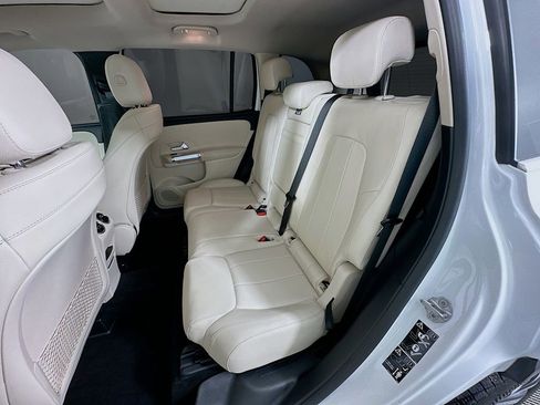 Used 2021 Mercedes-Benz GLB 250 image 24