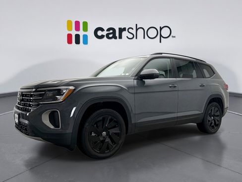 Used 2025 Volkswagen Atlas SE image 1